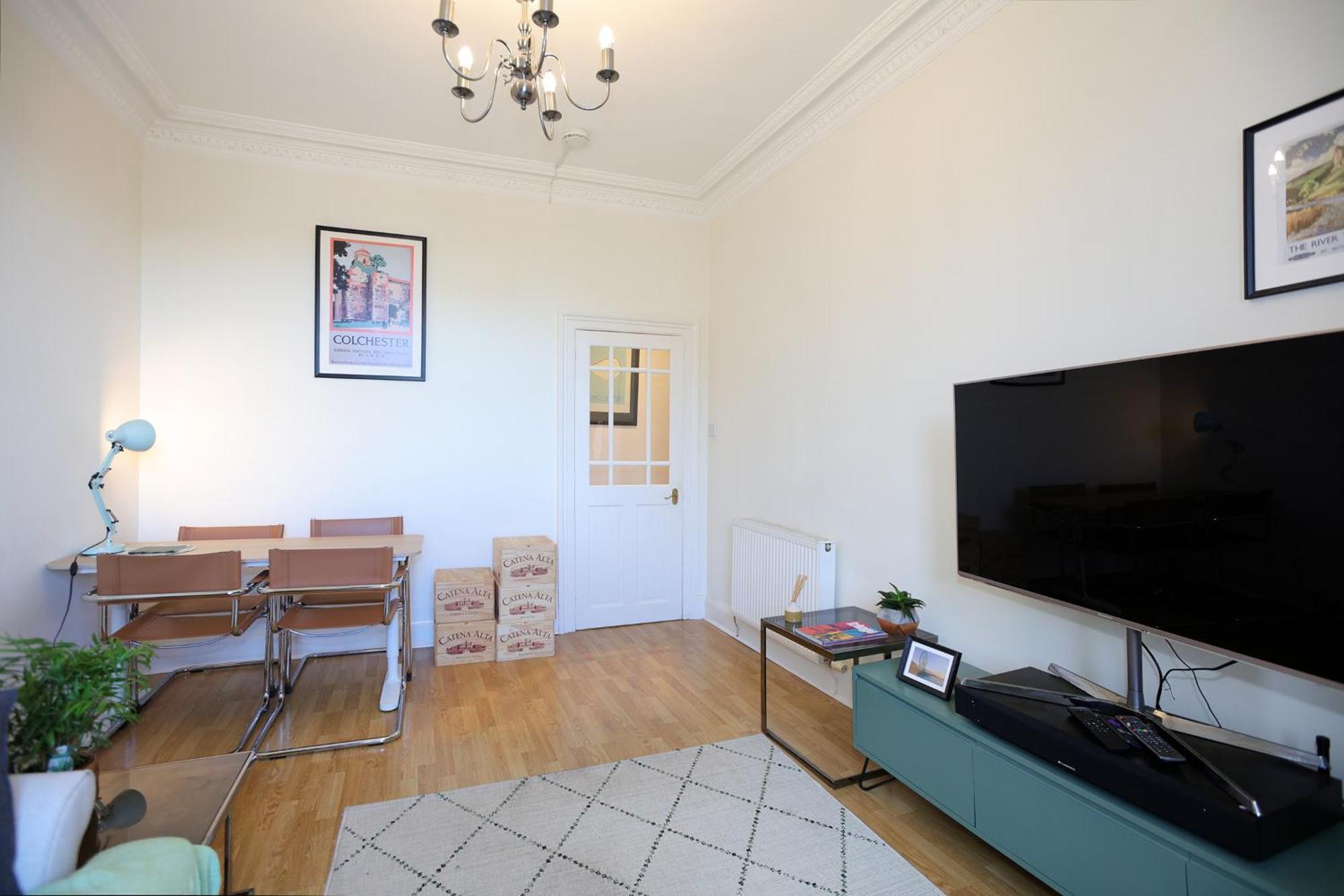 Apartment Homely 2bd Flat Heart Of